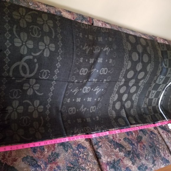 NWT various patterns, cashmere scarf, lucky 4 leaf clover, dk green/gold/black - Picture 3 of 10